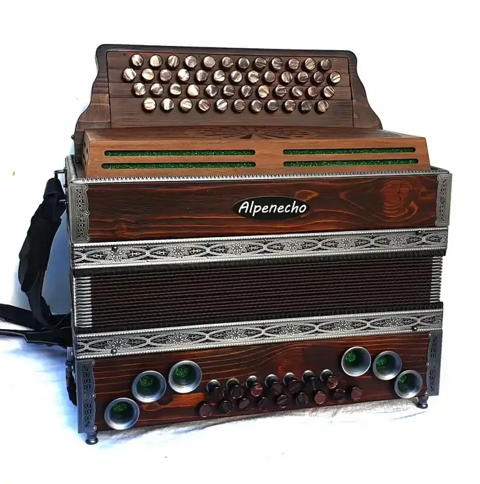 Fichte gebürstet und gebeizt mit Holzverdeck