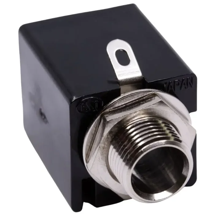 Jack – Boss Style, Enclosed, Mono